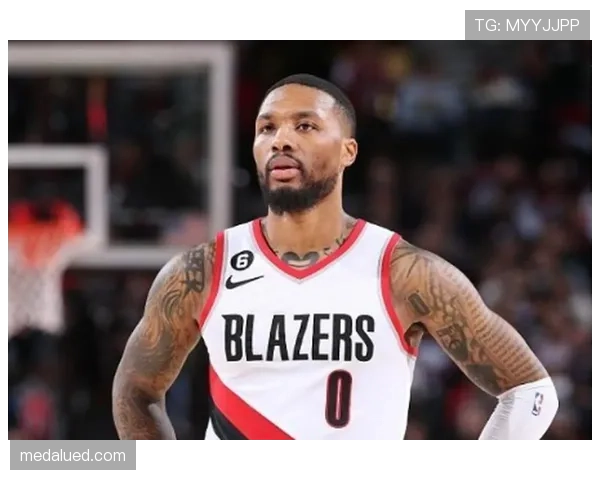 利拉德休赛期还在凌晨四点打卡训练馆，邻居以为他家闹鬼